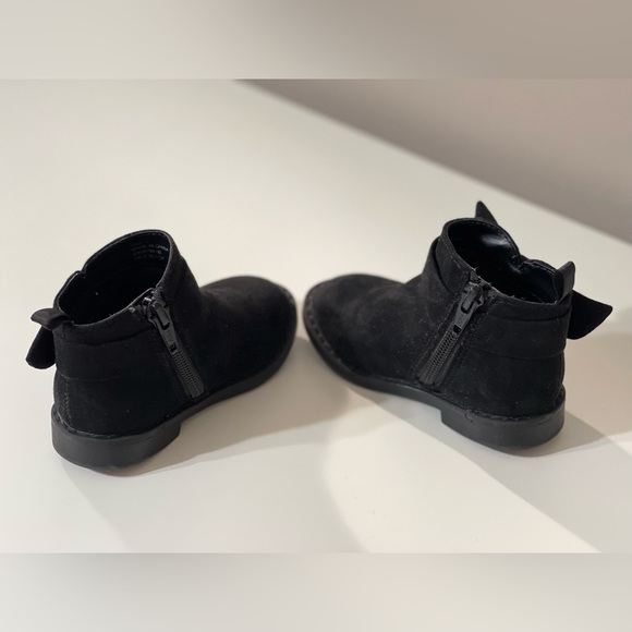 Black GAP Suede Bow Zipper Boots - EUC - Size 5 - Picture 4 of 5